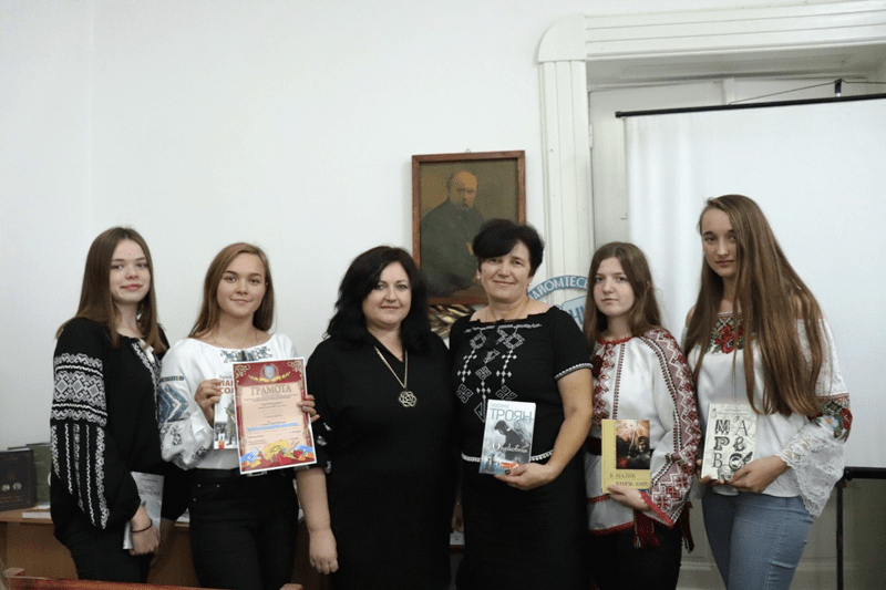 «Як парость виноградної лози, плекайте мову…» 