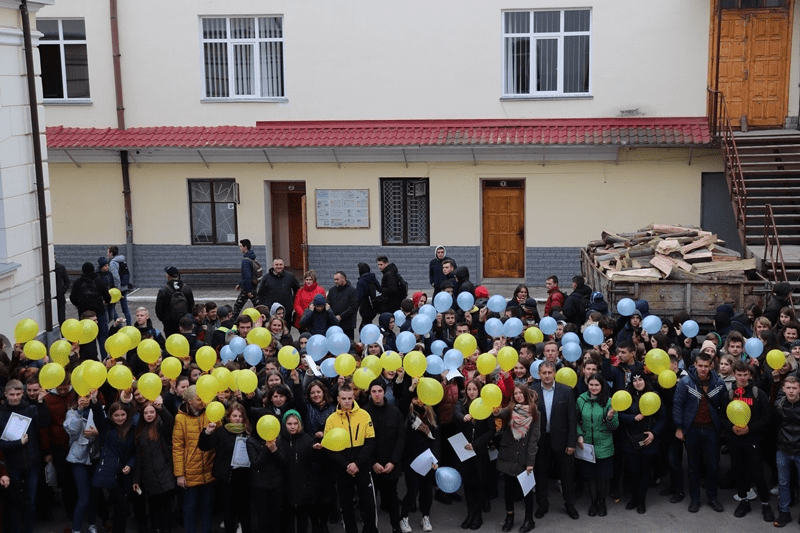 Флешмоб з нагоди Дня працівника сільського господарства та Міжнародного дня студента