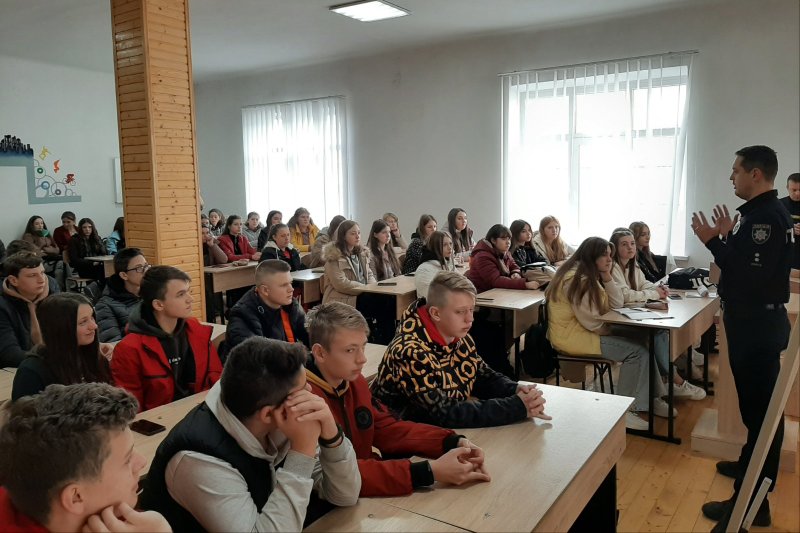 ІНФОРМАЦІЙНО-ВИХОВНА ГОДИНА З ПРЕДСТАВНИКАМИ ОРГАНІВ ДЕРЖАВНОЇ ВЛАДИ