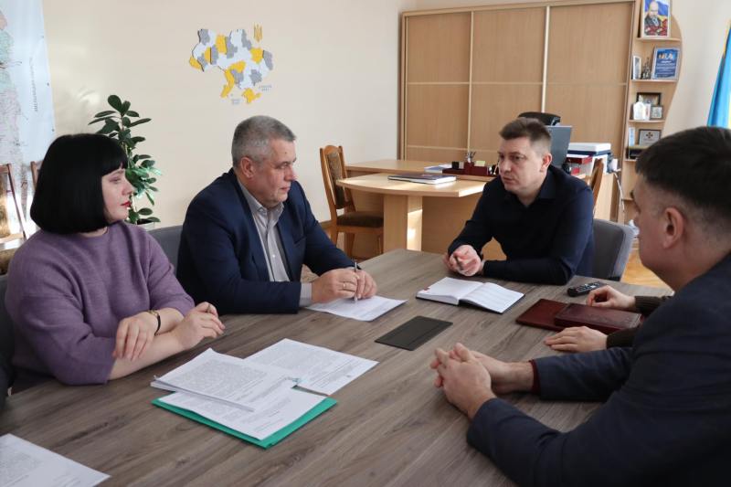 Обговорюємо законопроєкт «Про внесення змін до деяких законів України (щодо створення передумов для модернізації мережі закладів вищої освіти)» в Тернопільській обласній раді