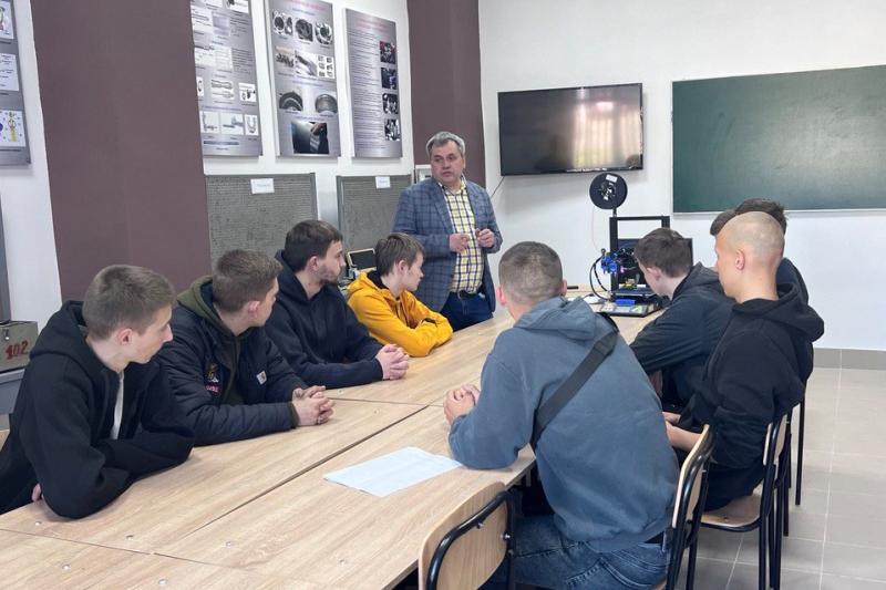 Майстерклас на тему: «Пристрої з числовим програмним управлінням. Налагоджування, принцип роботи, управління»
