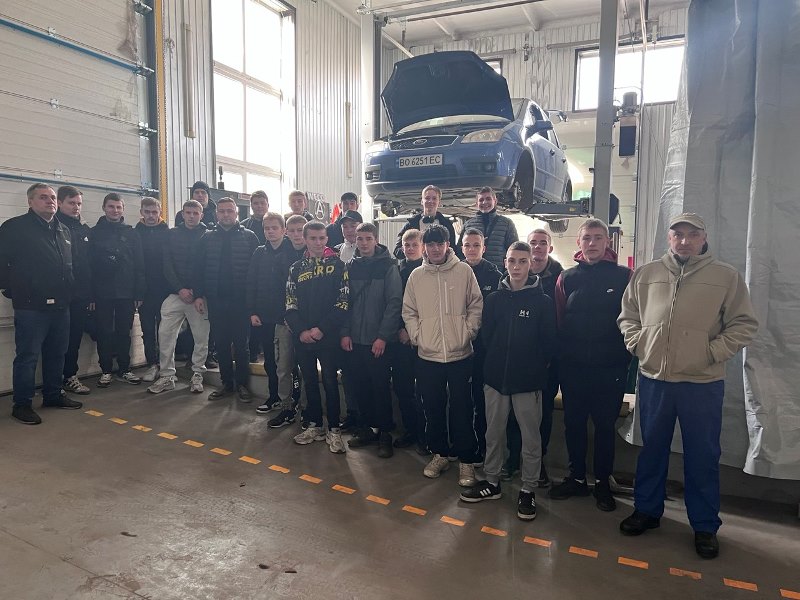 Відвідини СТО «АВТОЛАЙФ+»: студенти коледжу отримали практичні знання