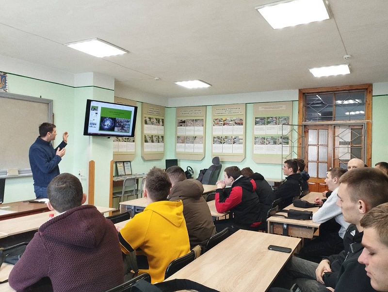 Демонстраційне заняття «Гідро-робот маніпулятор»