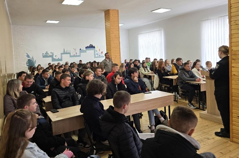 НЕ ПАЛИ СВОЇХ! «СПАЛИ» ВОРОГА! (профілактична лекція з протидії ворожому вербуванню)