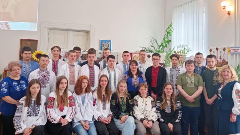 ВРЯТУВАТИ ВІД ЗАБУТТЯ І ЗБЕРЕГТИ ДЛЯ НАЩАДКІВ