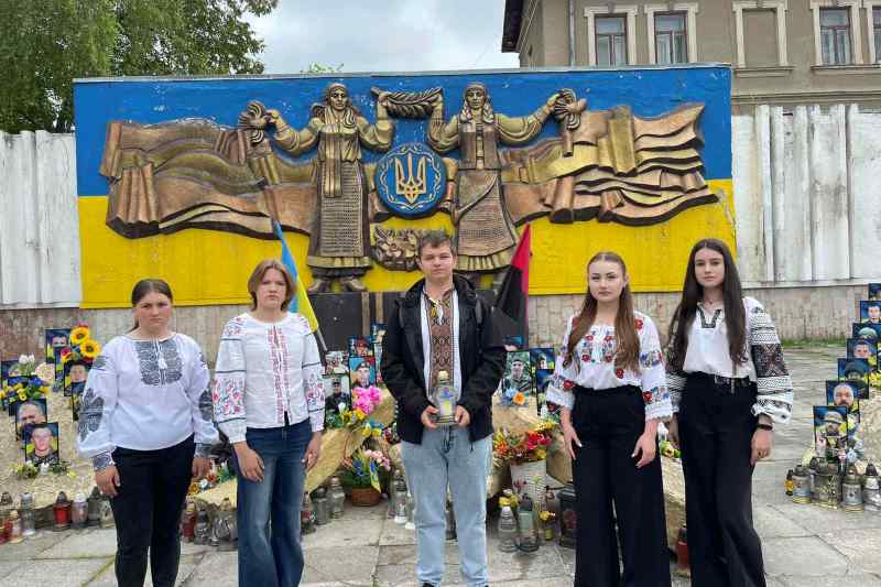 Герої нескореної країни