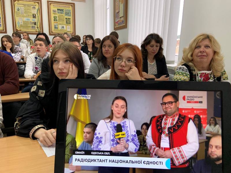Як парость виноградної лози, плекайте мову...