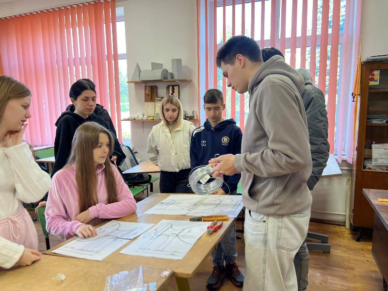 Workshop із створення опор для рослин «Жива геометрія»
