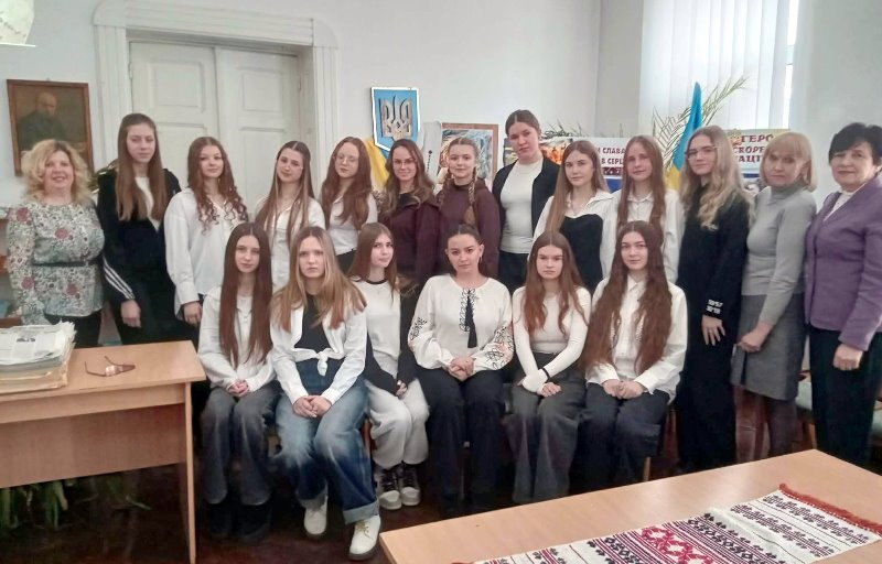 "Я в серці маю те, що не вмирає..." Студенти коледжу вшанували пам'ять Лесі Українки